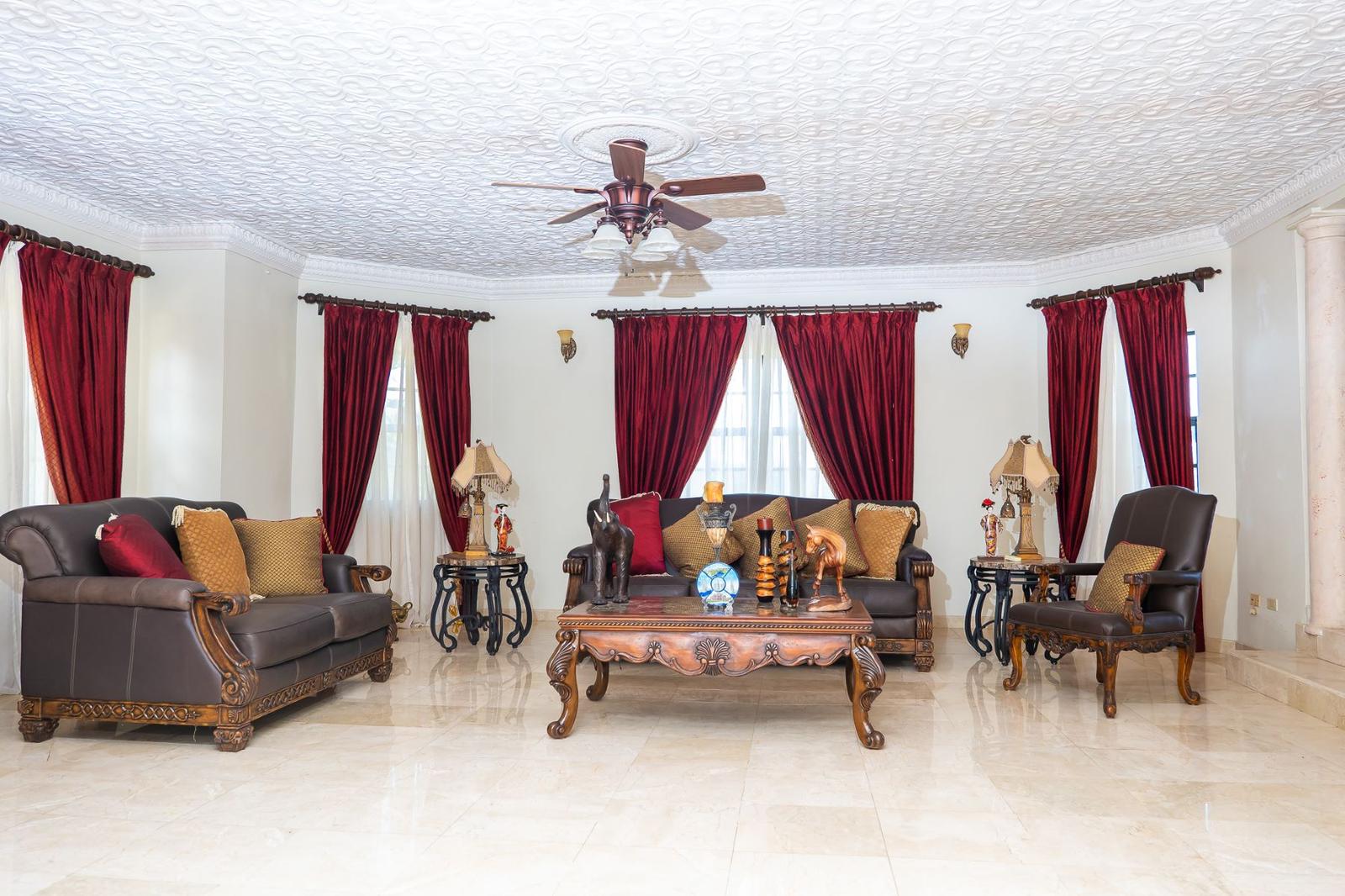 7 Bedroom House for Sale, Whittingham Avenue, Kingston, Jamaica — photo 4