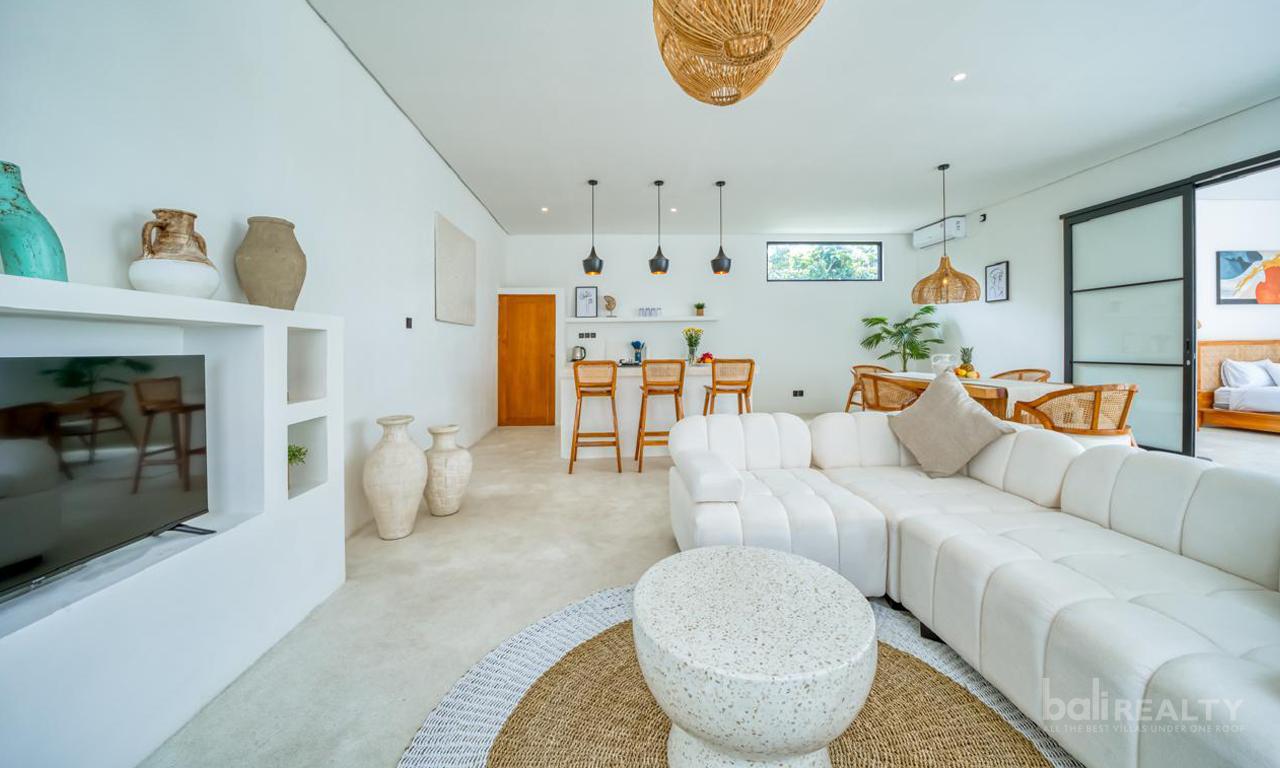 Rare Two-in-One Opportunity: Brand-New Two-Bedroom Villa & 4.2 ARE Plot in Ungasan, Near the Beach — photo 4