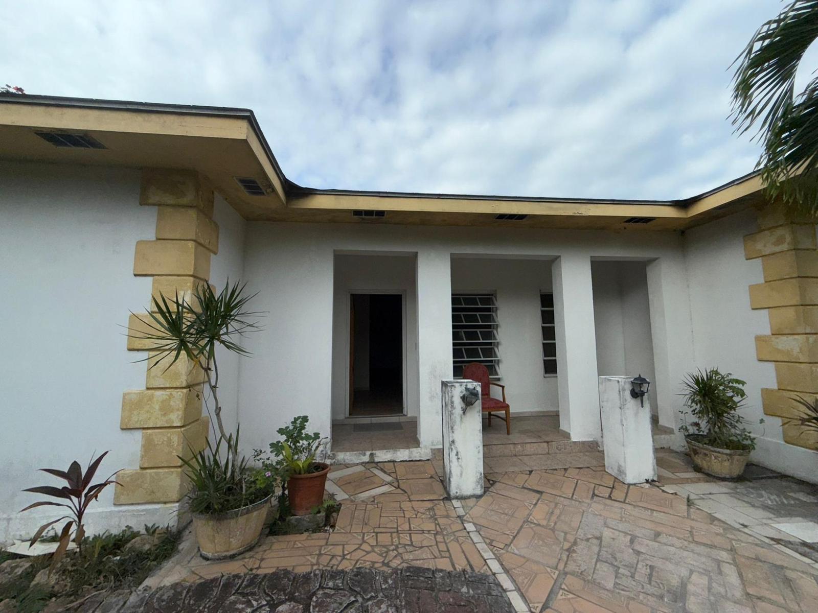 4 bedroom Residence for sale — PALM BREEZE DRIVE N.P. — photo 1