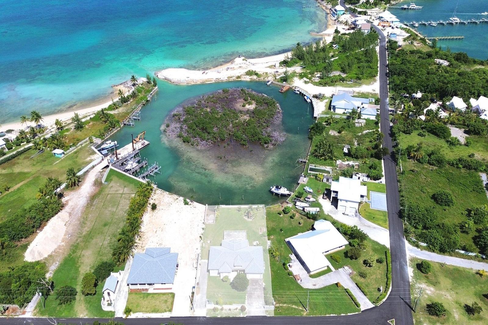 RUSSELL HOUSE Oceanfront Residence for Sale on Abaco Islands — photo 3