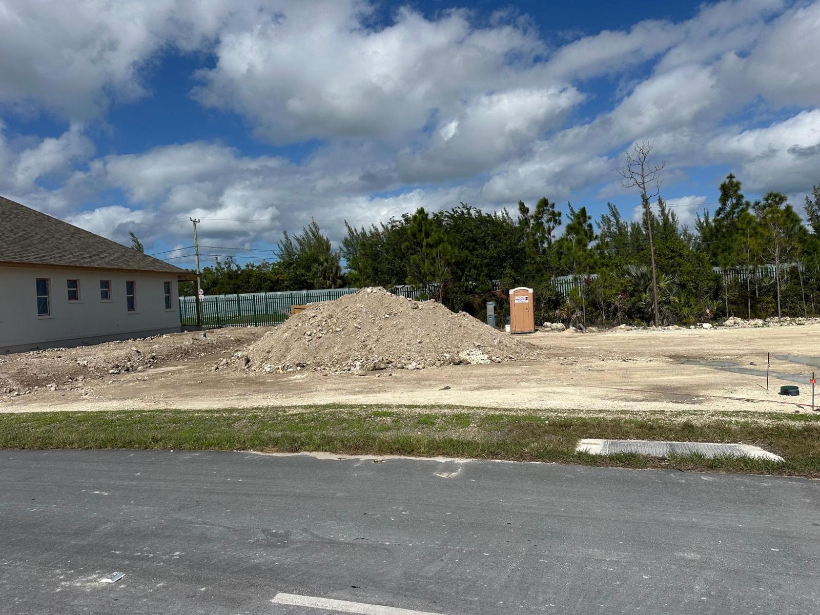 Windsor Lakes Bahamas Lot 140 — photo 4