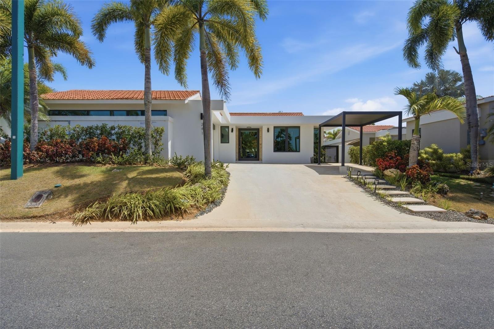 5-bedroom villa in Sabanera Dorado, Puerto Rico — photo 1