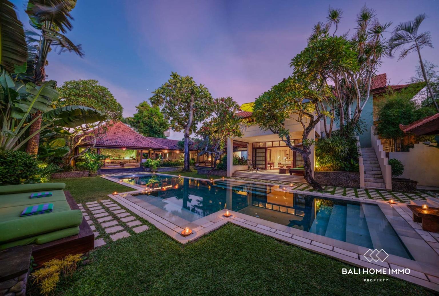 A LEGENDARY 4 BEDROOM VILLA FOR LEASEHOLD SALE in SEMINYAK BALI — photo 1