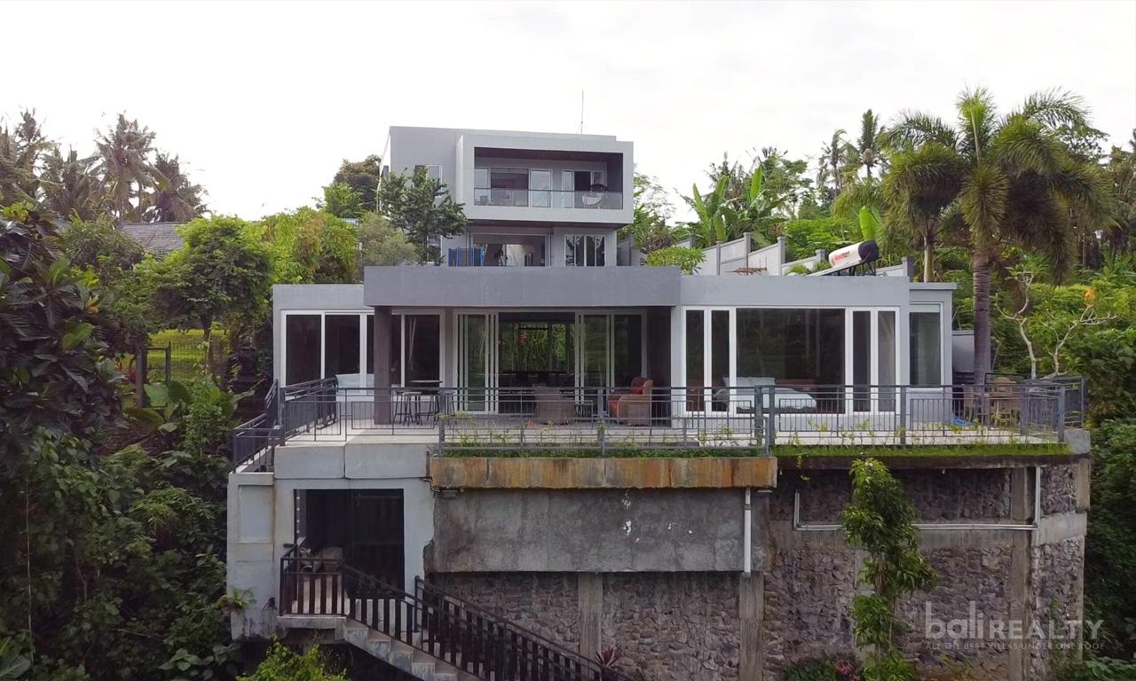 9 bedroom villa for sale — Truly Unique Freehold Property Offering – Villa, Guest House & Office - 1992 — photo 1