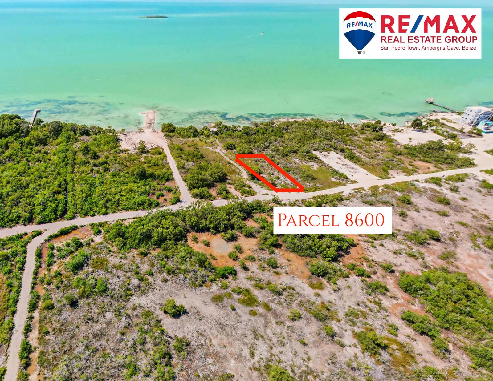 Investment Opportunity: Second Row Beachfront Lot, Ambergris Caye, Belize — photo 1
