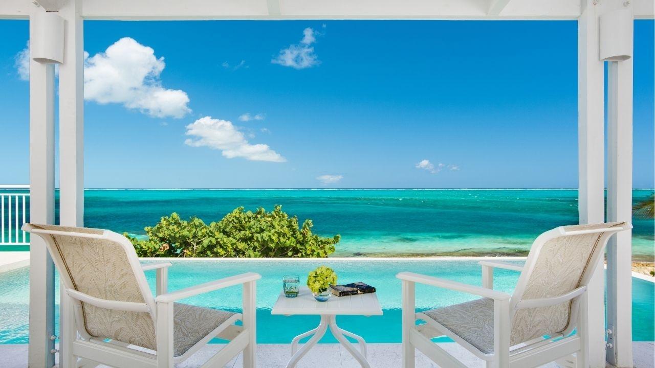 4-bedroom villa in Turtle Cove, Turks and Caicos Islands — photo 1