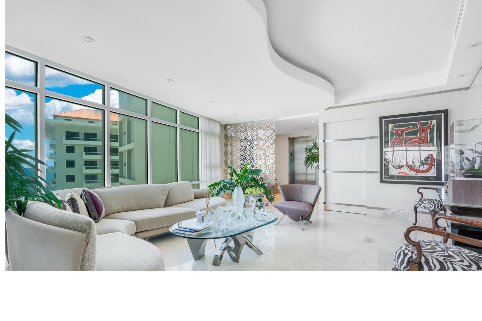 Luxurious Oceanfront Condo San Juan Puerto Rico — photo 2