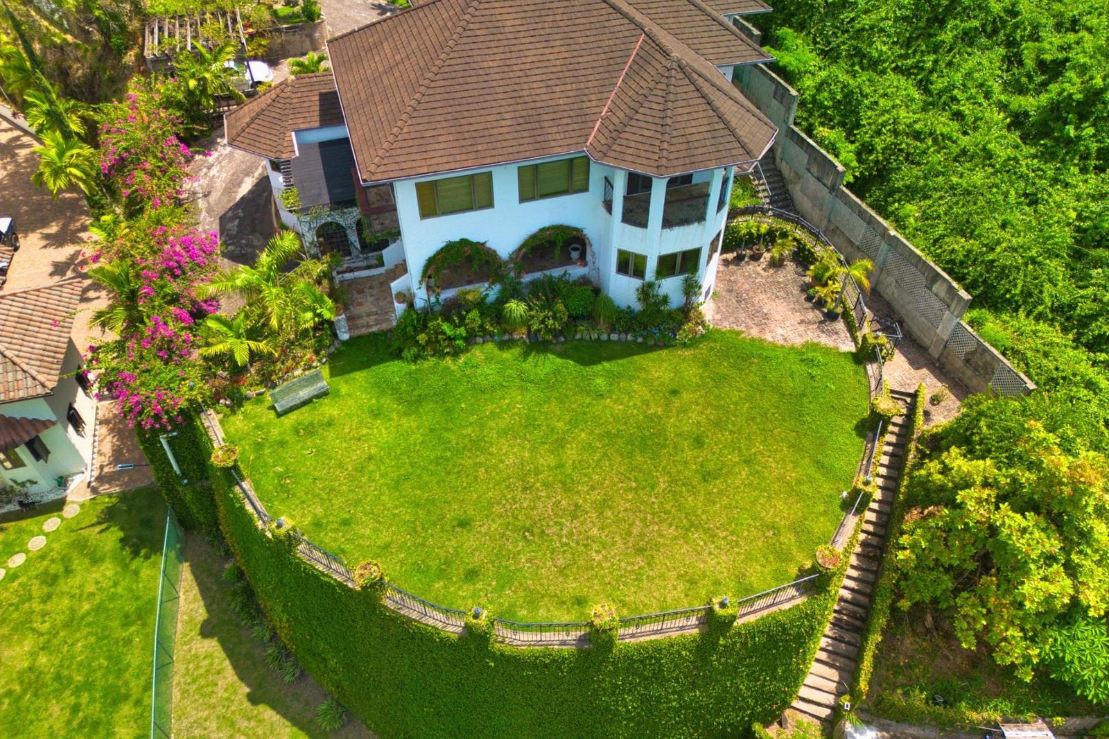 5 Bedroom House for Sale, 8 Sunset Boulevard, Norbrook, Kingston, Jamaica — photo 1