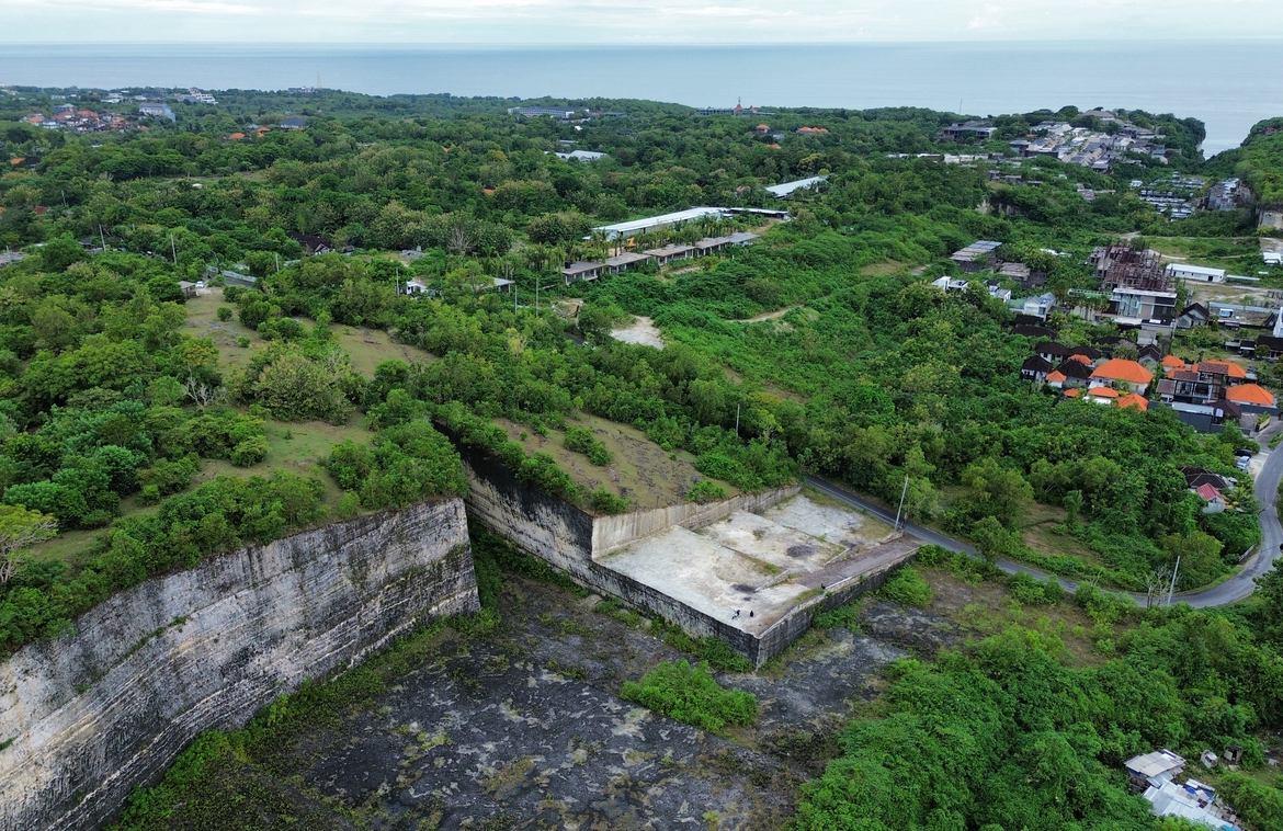 Strategic 425 sqm Freehold Land in Prime Ungasan Residential Zone — photo 3