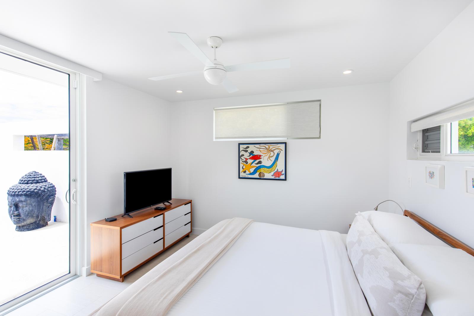 Luxury Villa in Leeward, Turks & Caicos, Steps from Grace Bay Beach — photo 5