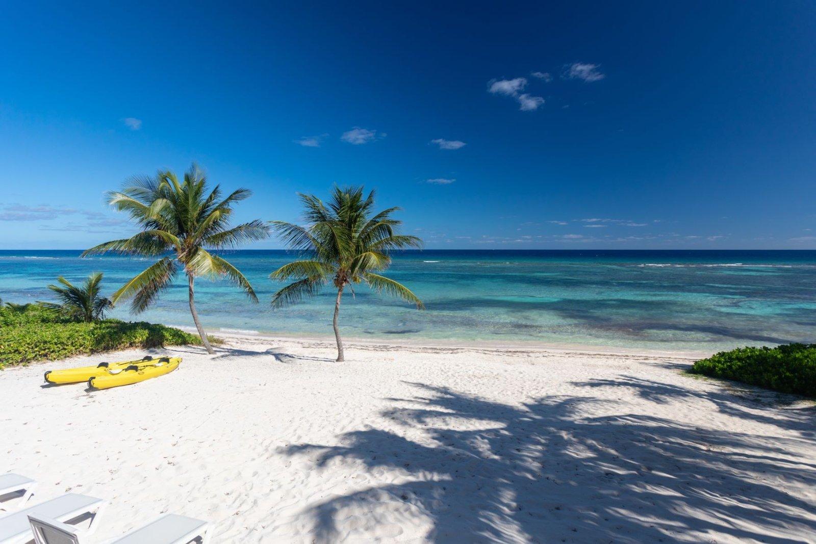 Ocean Kai Villa - 6 Bed Beachfront Property in Cayman Kai — photo 1