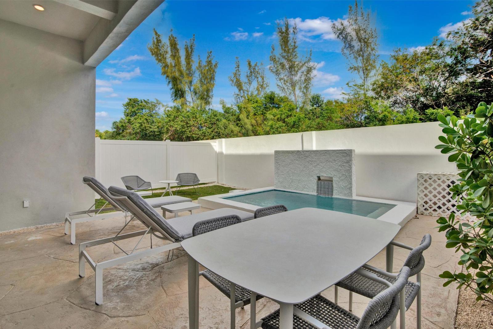 3 Bedroom Apartment for Sale in Westend, Nassau — photo 4