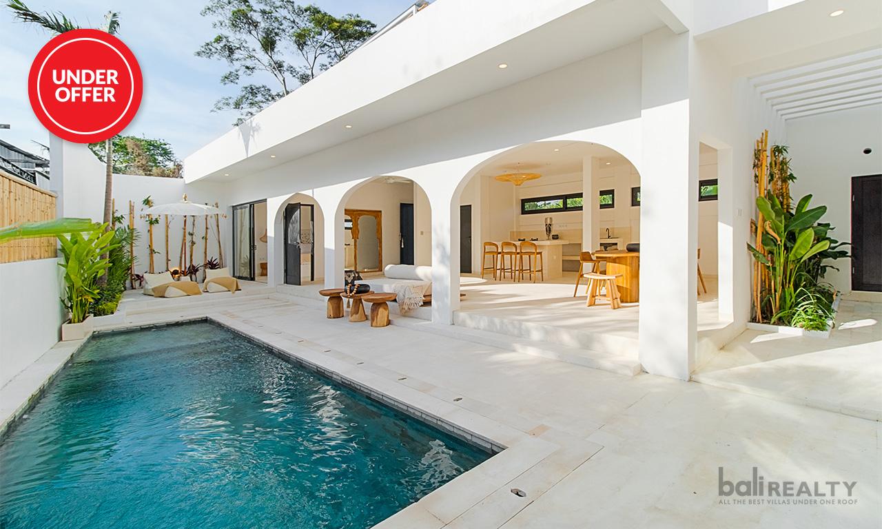 Modern Mediterranean-Style Three-Bedroom Villa with Rooftop Terrace, Close to Pererenan Beach – 2619 — photo 3