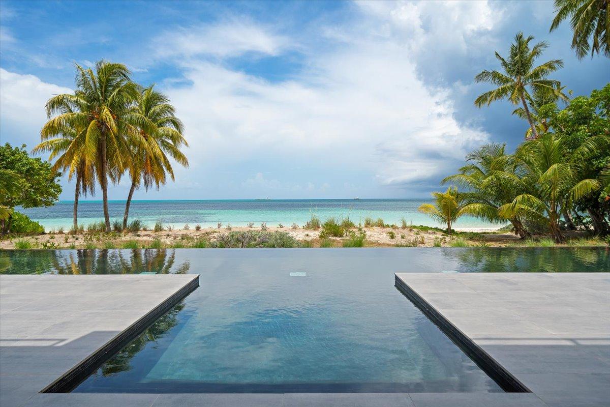 Lyford Cay Beachfront Luxury 5BR Estate — photo 4
