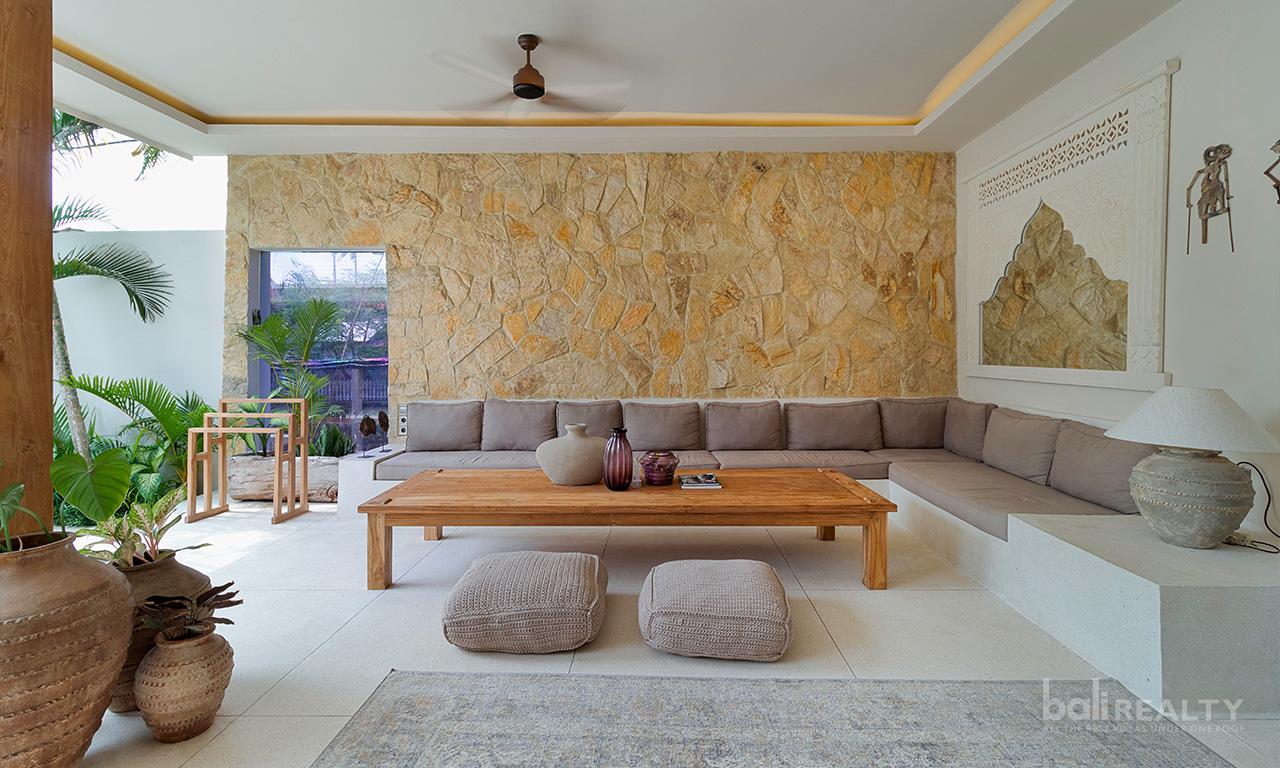 Brand New Modern Three-Bedroom Villa with Long Lease in Berawa's Prime Locale - 2477 — photo 4