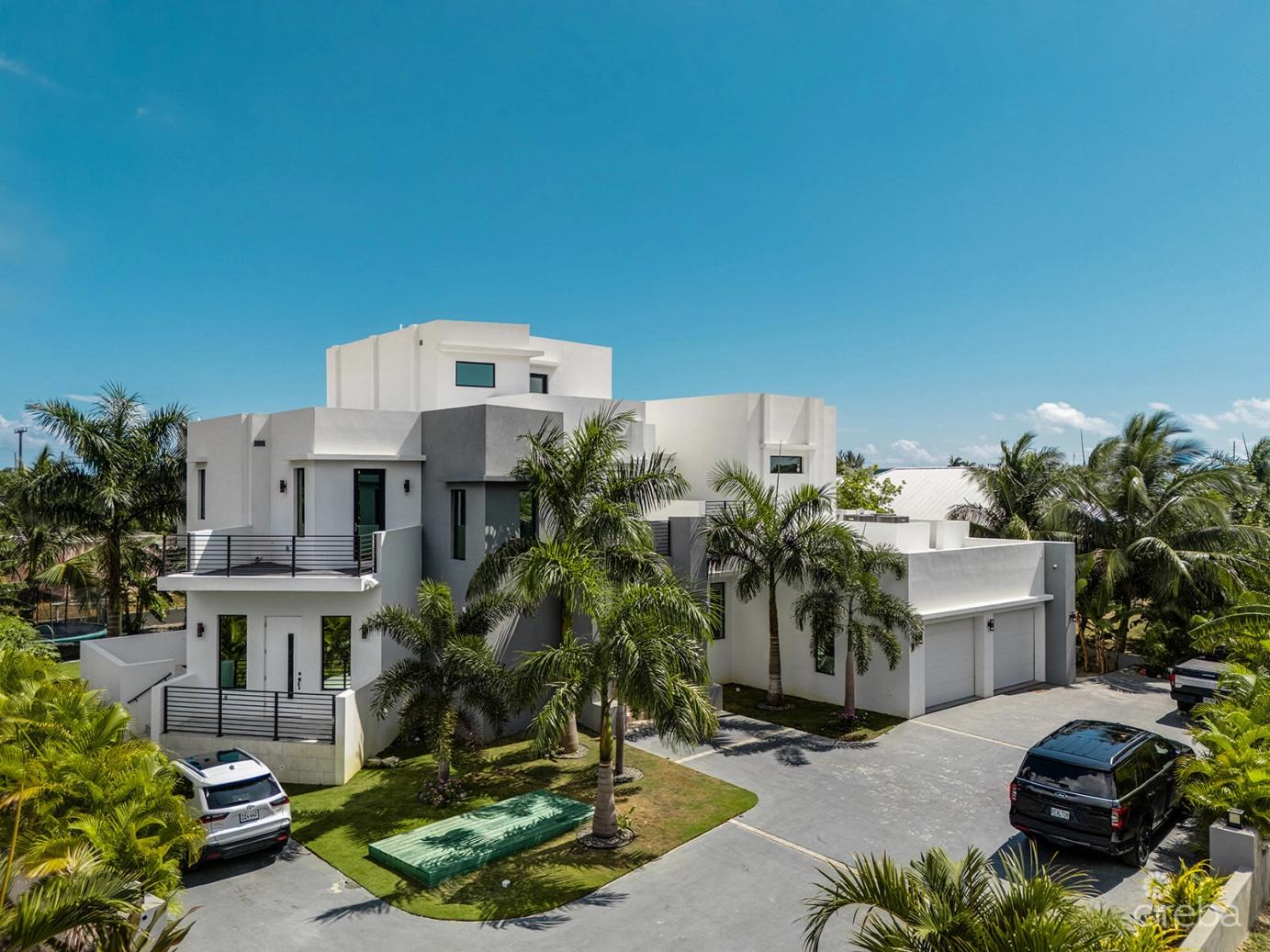 5 bedroom estate for sale in Royal Palms, Cayman Islands — photo 1