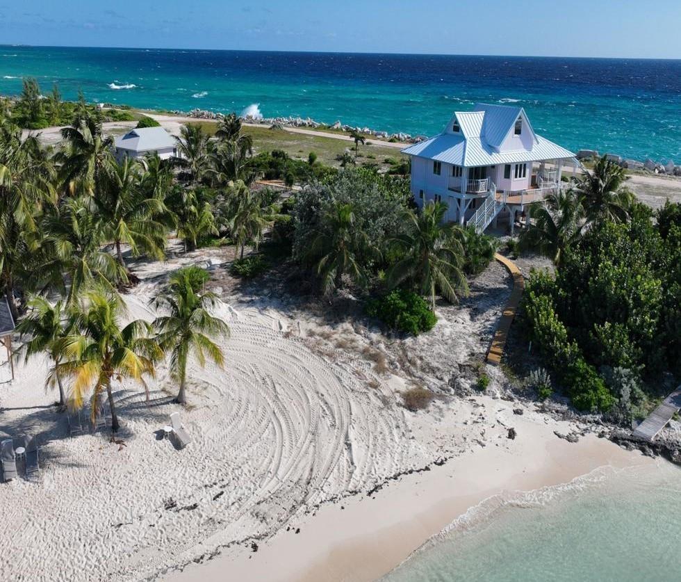 5 Bedroom Beachfront Residence for Sale in Chub Cay, Berry Islands, The Bahamas — photo 1