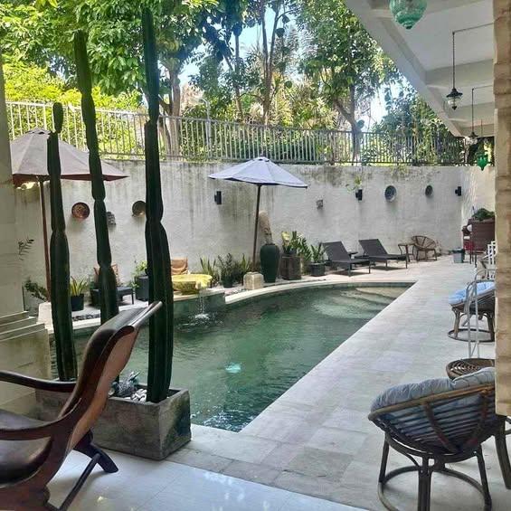 14 bedroom apartment in Denpasar — photo 1
