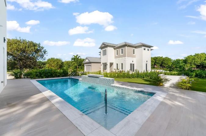 South Sound New 5BR Home in Cayman Islands — photo 1