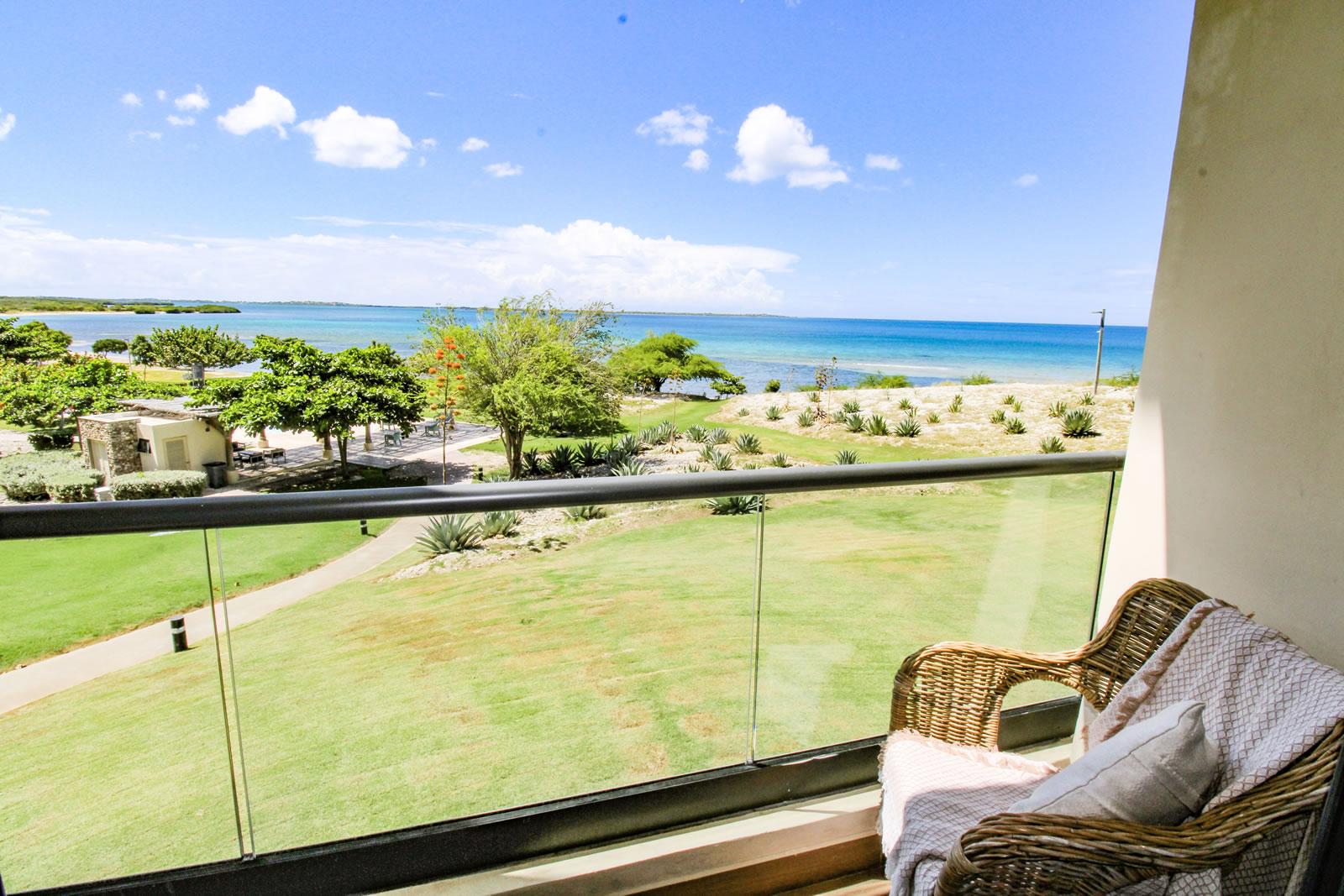 3 Bedroom Oceanfront Apartment for Sale, Puntarena Beach Condos — photo 1