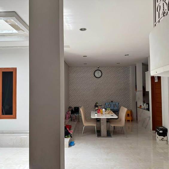 5 bedroom house in Denpasar — photo 1