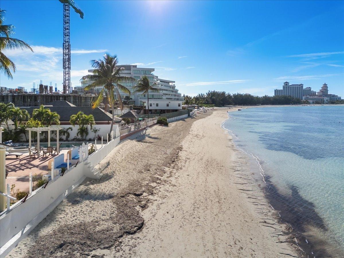 8 Bedroom Residence for Sale - Lot 10 WEST BAY STREET, Nassau, The Bahamas — photo 4