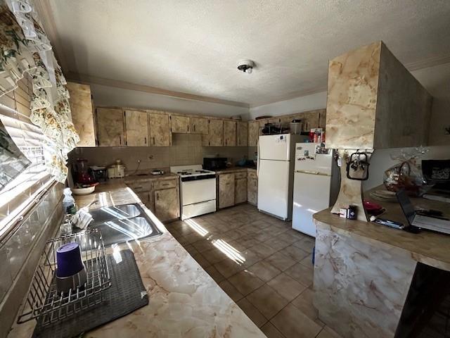 3 LOT 489 GOLDEN GATES HOME — photo 4