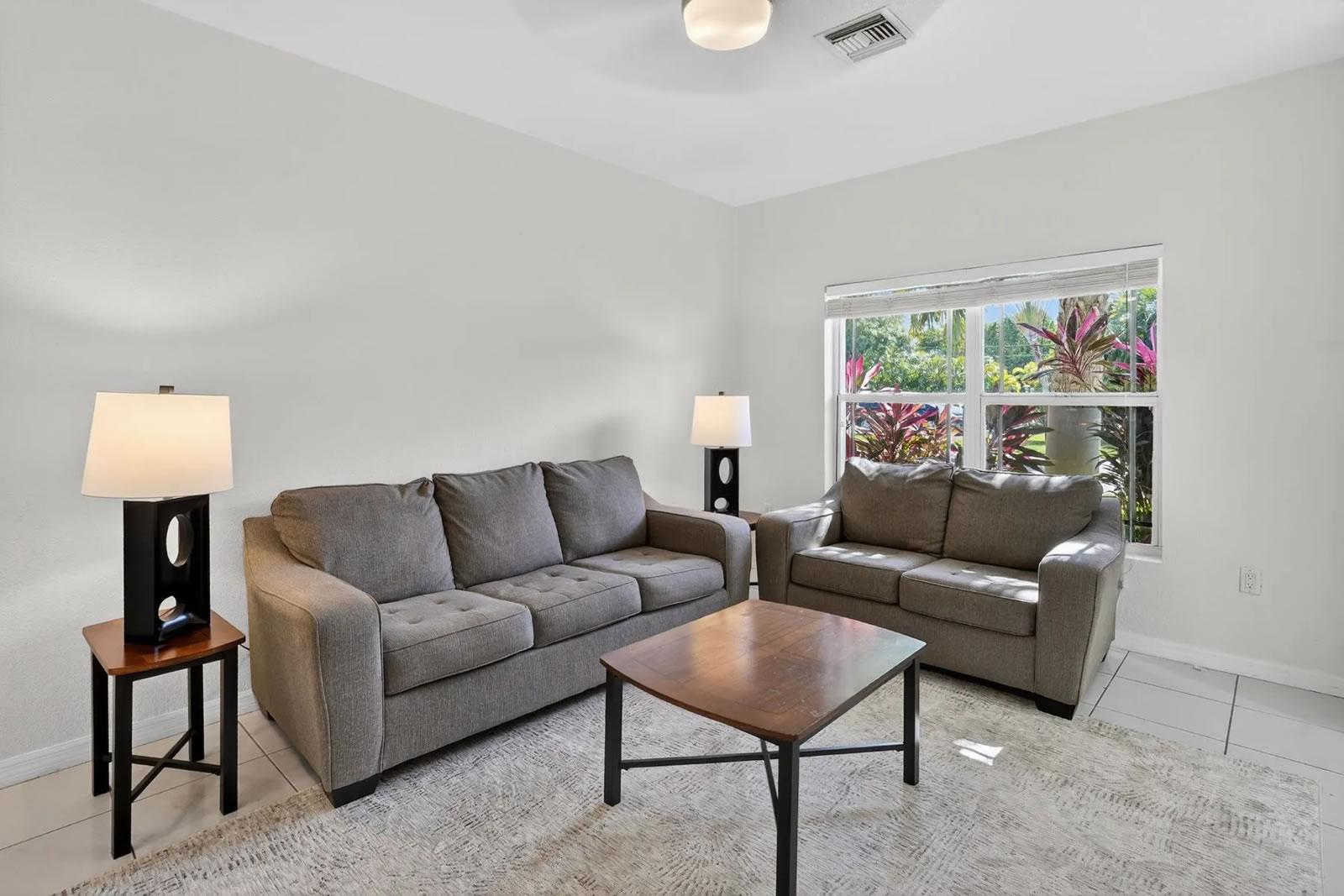 Vivi 8, Two Bedroom Townhome in South Sound, Cayman Islands — photo 5