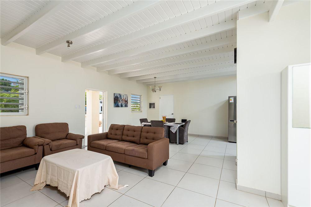 Spacious Family Home with Separate Studio — photo 3