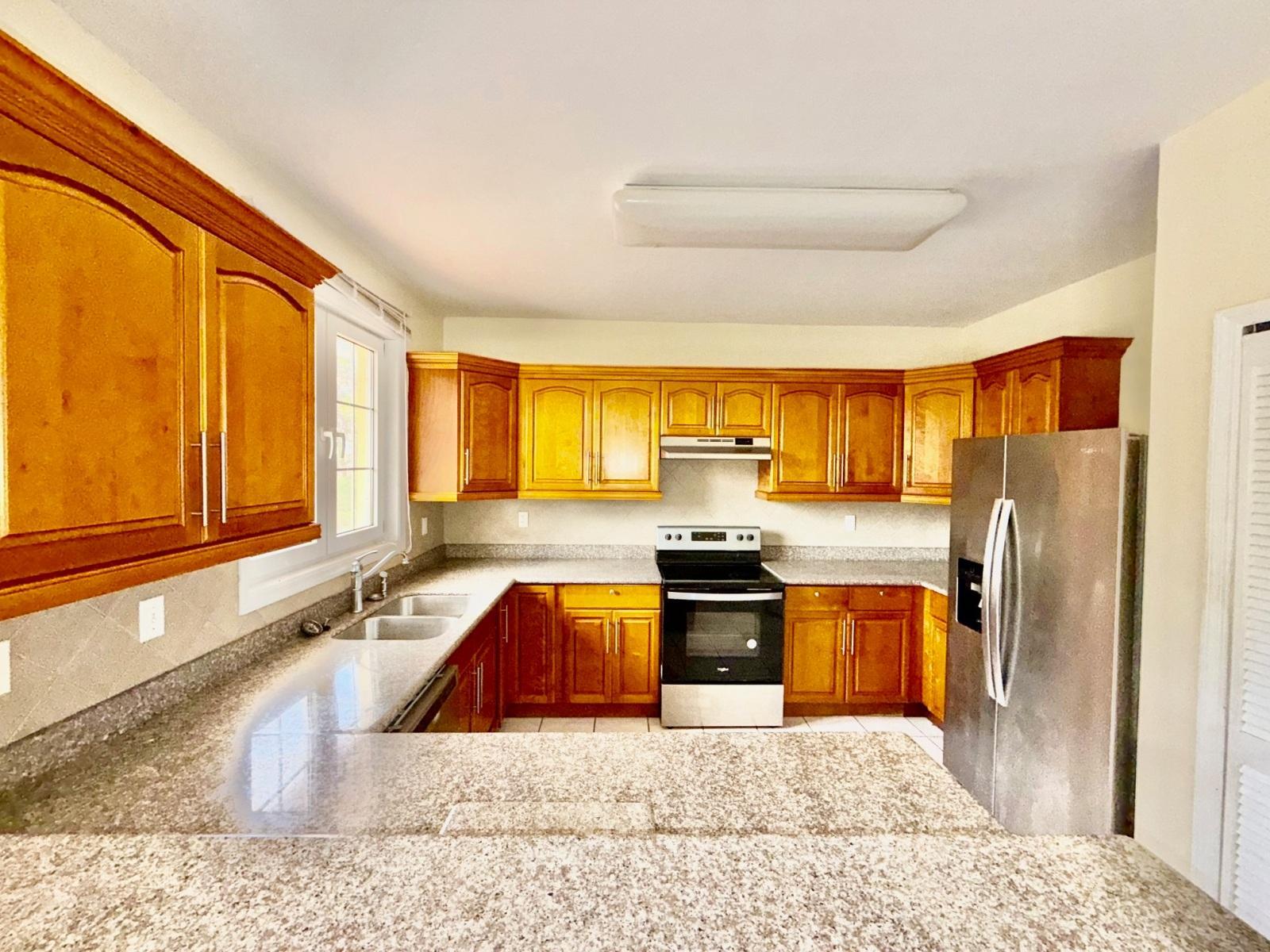 4 Bedroom Residence for sale at WATERS EDGE, Grand Bahama — photo 4