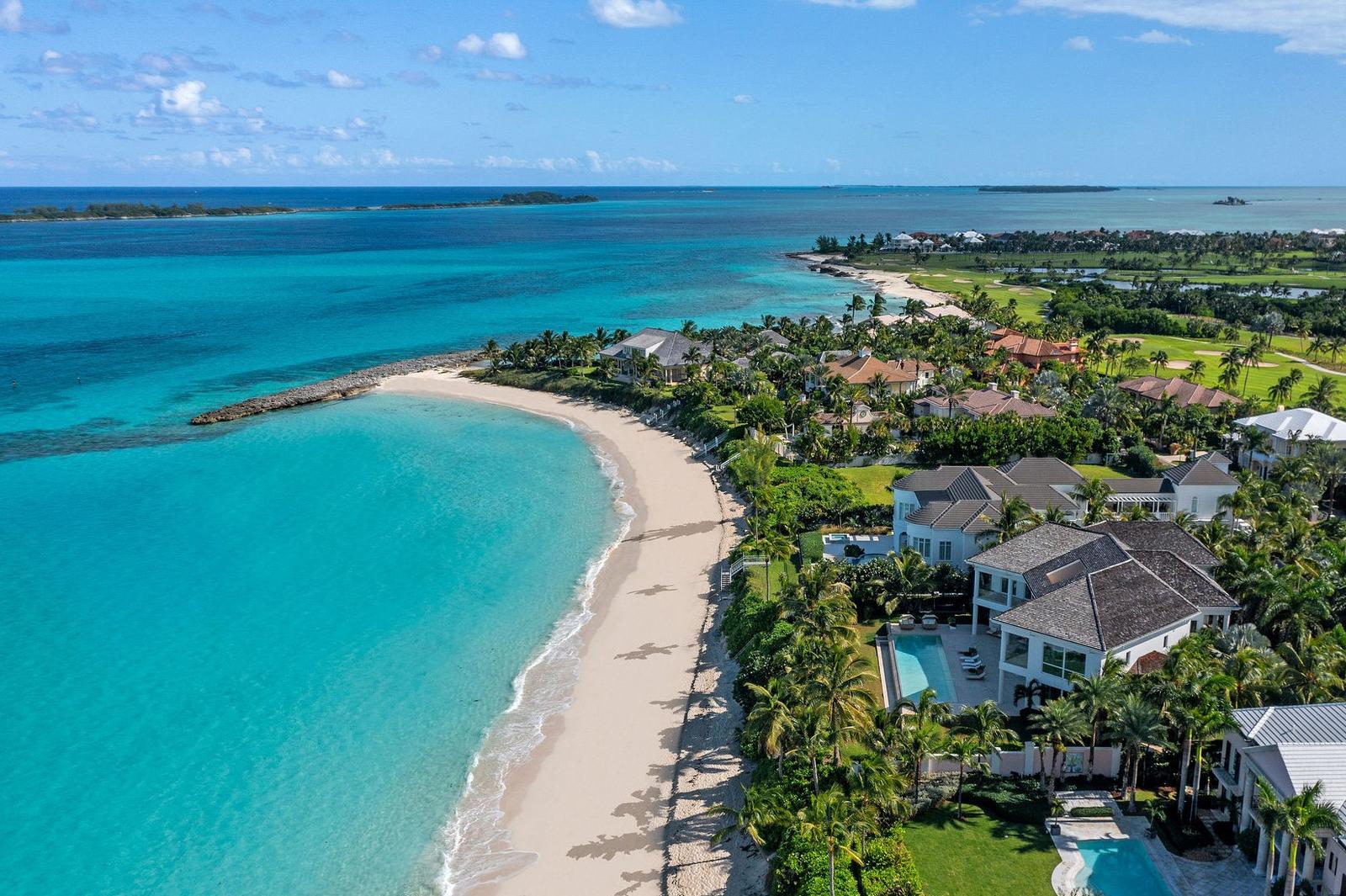 7 Bedroom Beachfront Villa on Paradise Island — photo 3