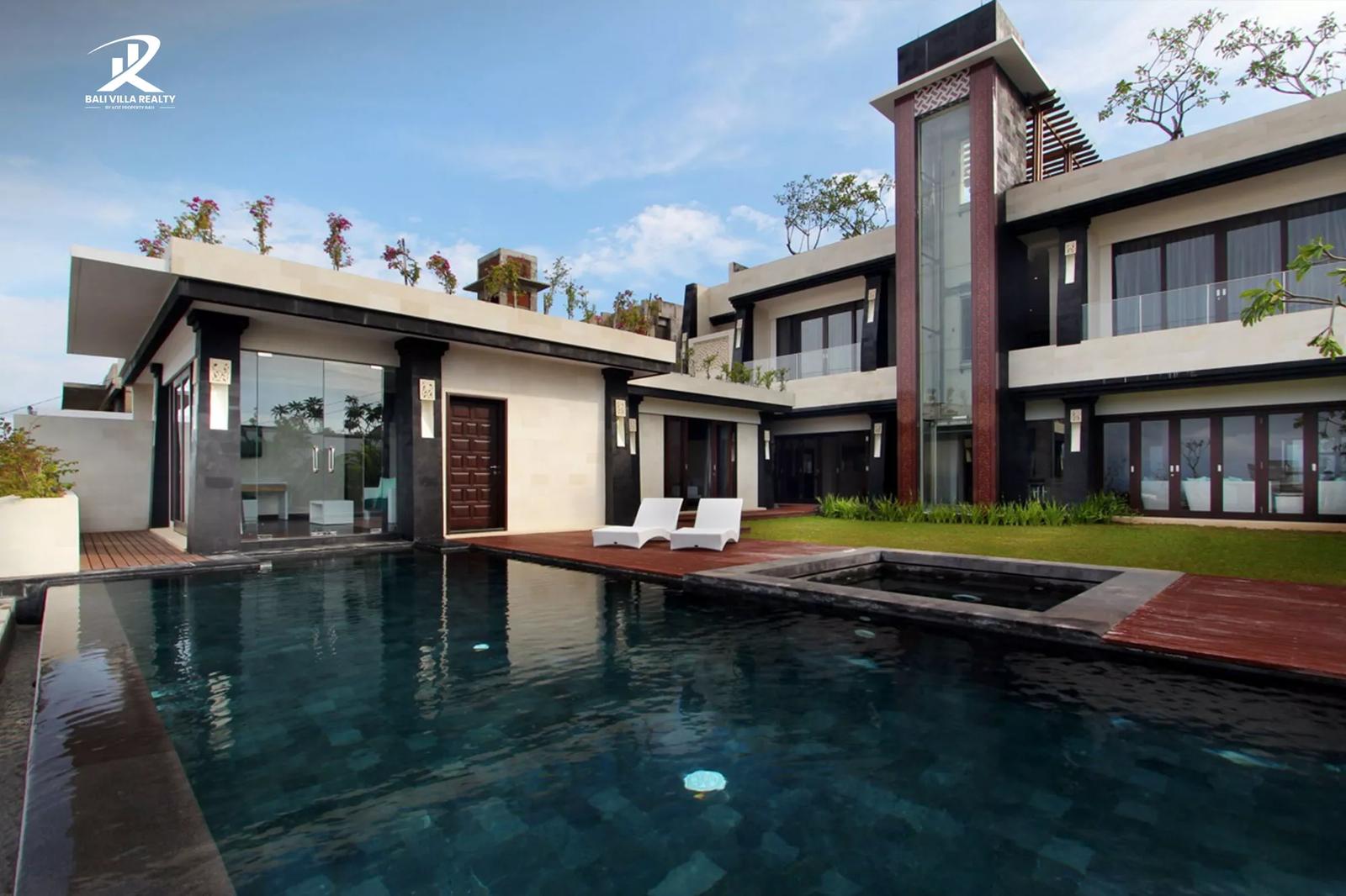 Elite 4BR Freehold Luxury Estate with Rooftop Views in Jimbaran Hill — photo 1
