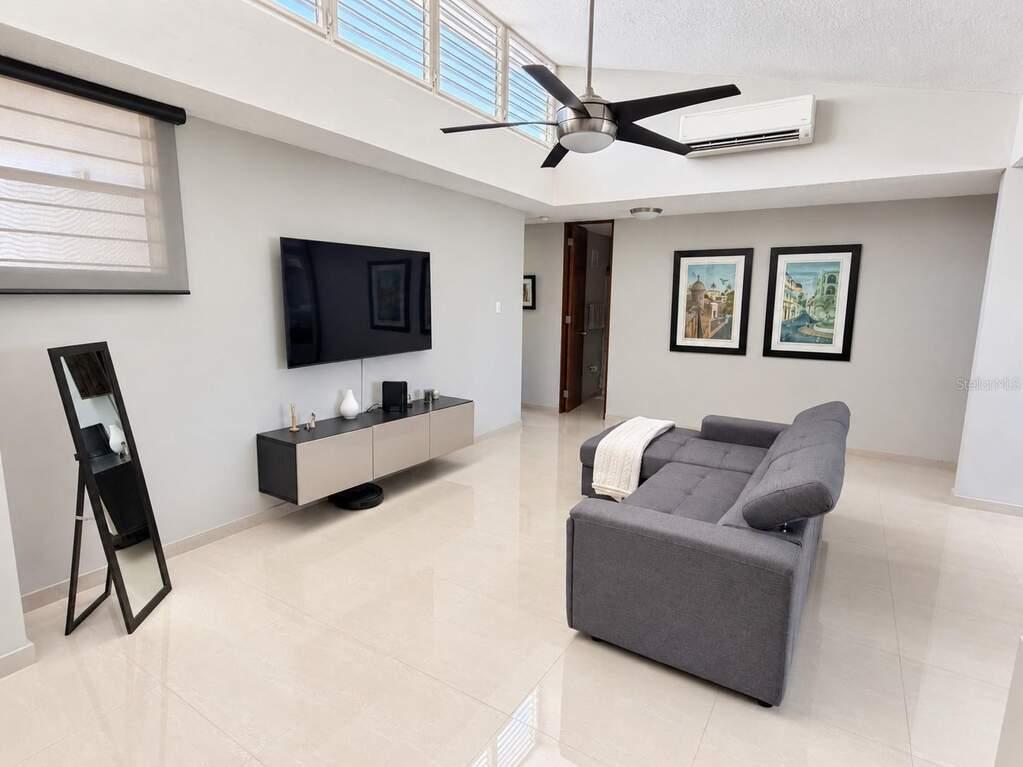 3-bedroom condominium in Guaynabo, Puerto Rico — photo 2