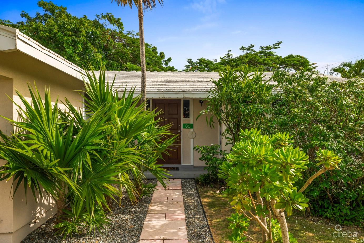 3 Bedroom House in South Sound, Grand Cayman — photo 2