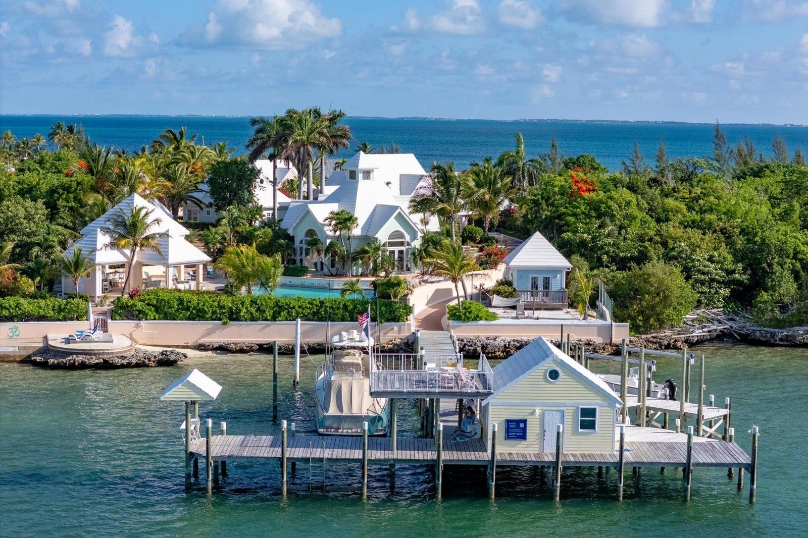 Villa Tatutina Marsh Harbour 10BR — photo 1