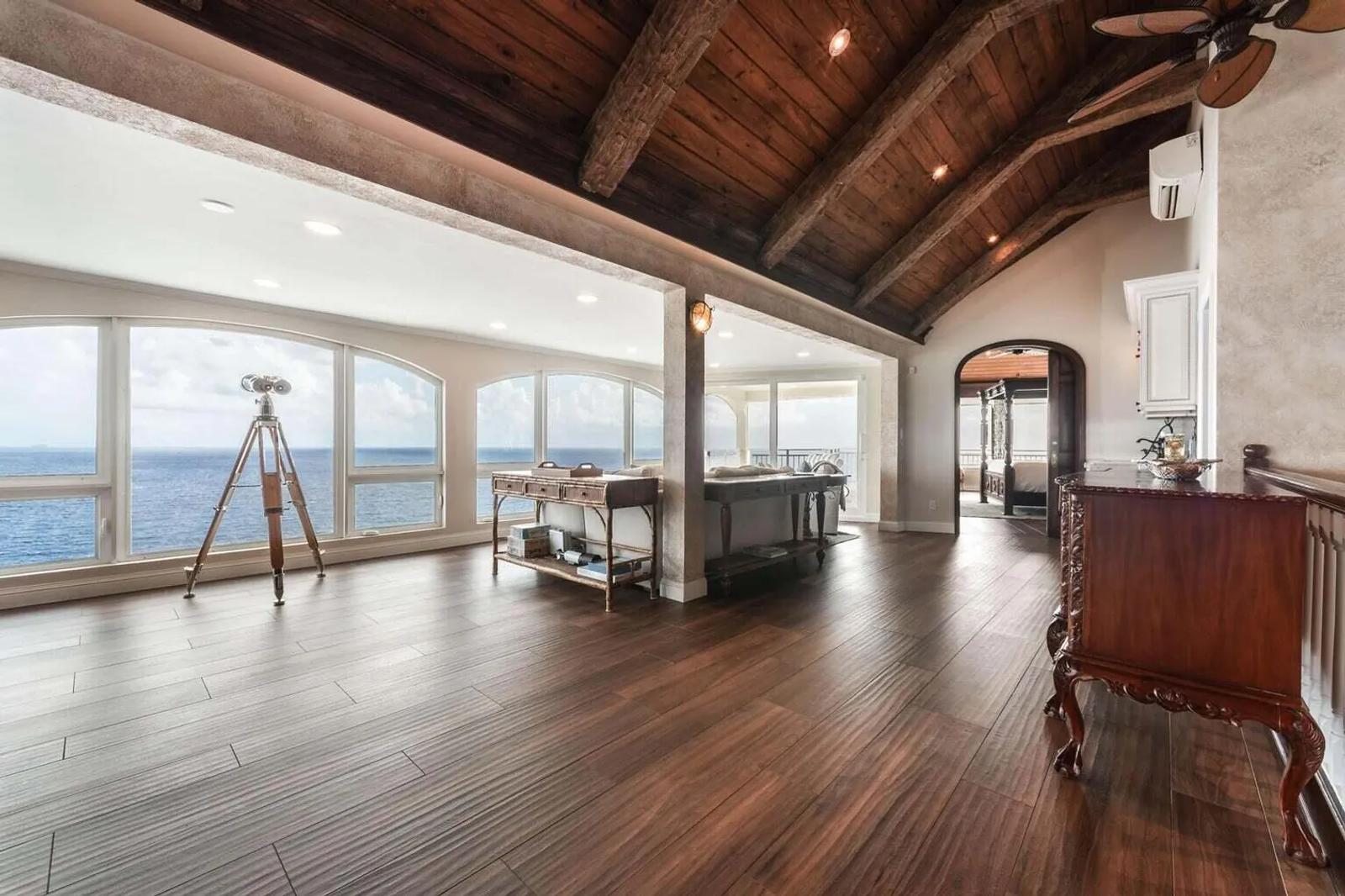 4 Bed 5.5 Bath Villa on Water Island — photo 1