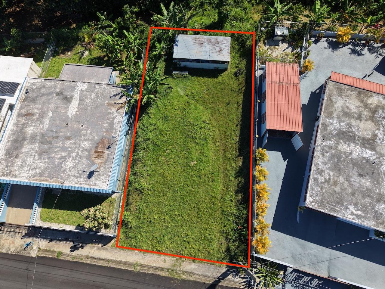 400 sqm lot, slight slope, with no neighbors at the back — photo 1
