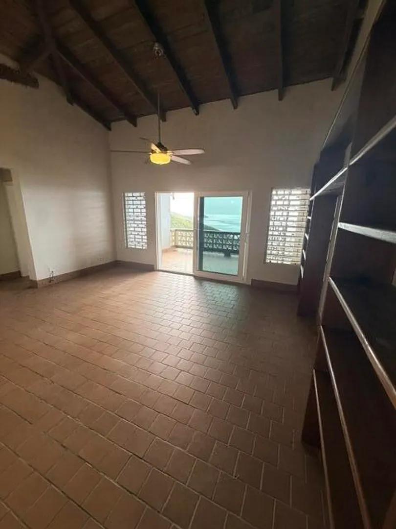 2 bed, 1 bath apartment in St. Thomas — photo 4
