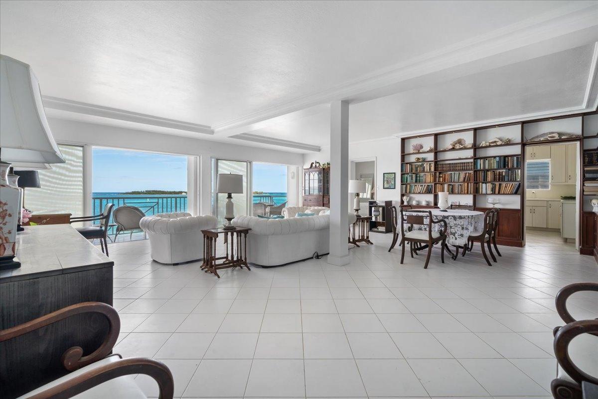 4 bedroom Apartment for sale â€" 19/20 TOWERS OF CABLE BCH — photo 3