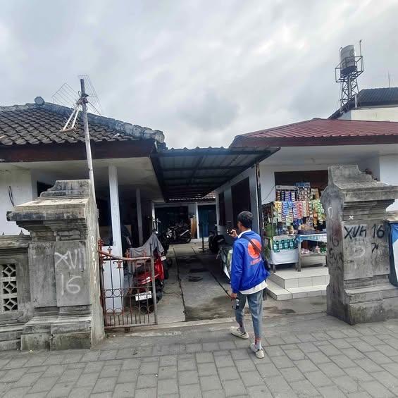 11 bedroom house in Denpasar — photo 1