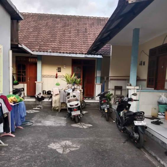 11-bedroom house in Denpasar — photo 1