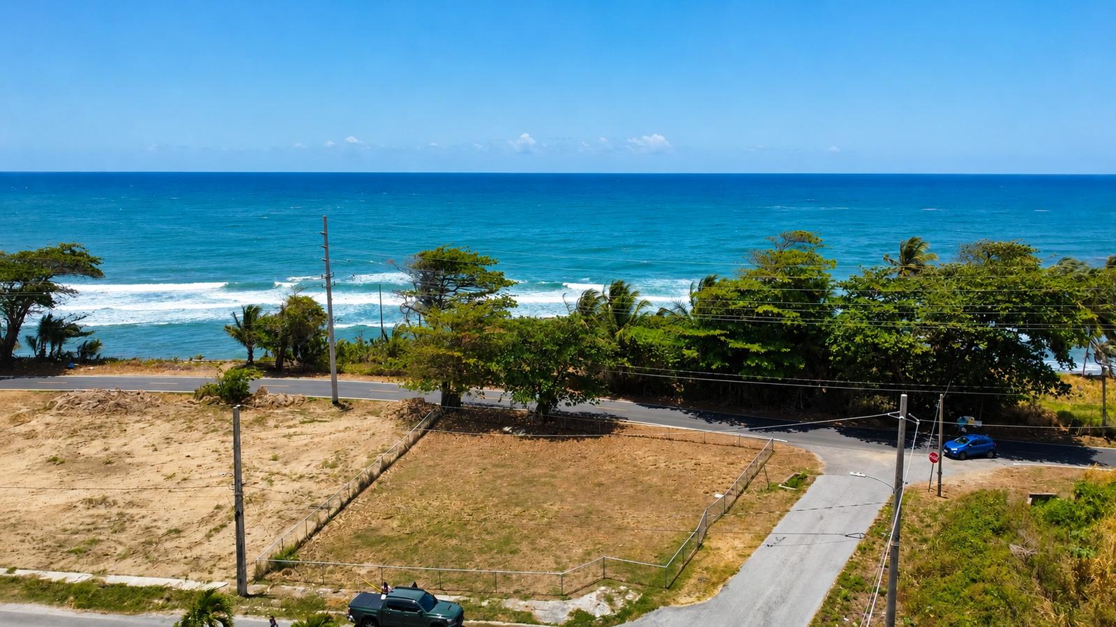 Flat oceanfront land lot for sale in Patillas, Puerto Rico — photo 4
