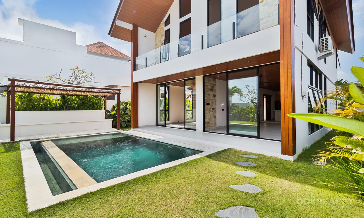 Brand-New Three-Bedroom Villa for Sale in Cemagi with Rice Field Views — photo 1