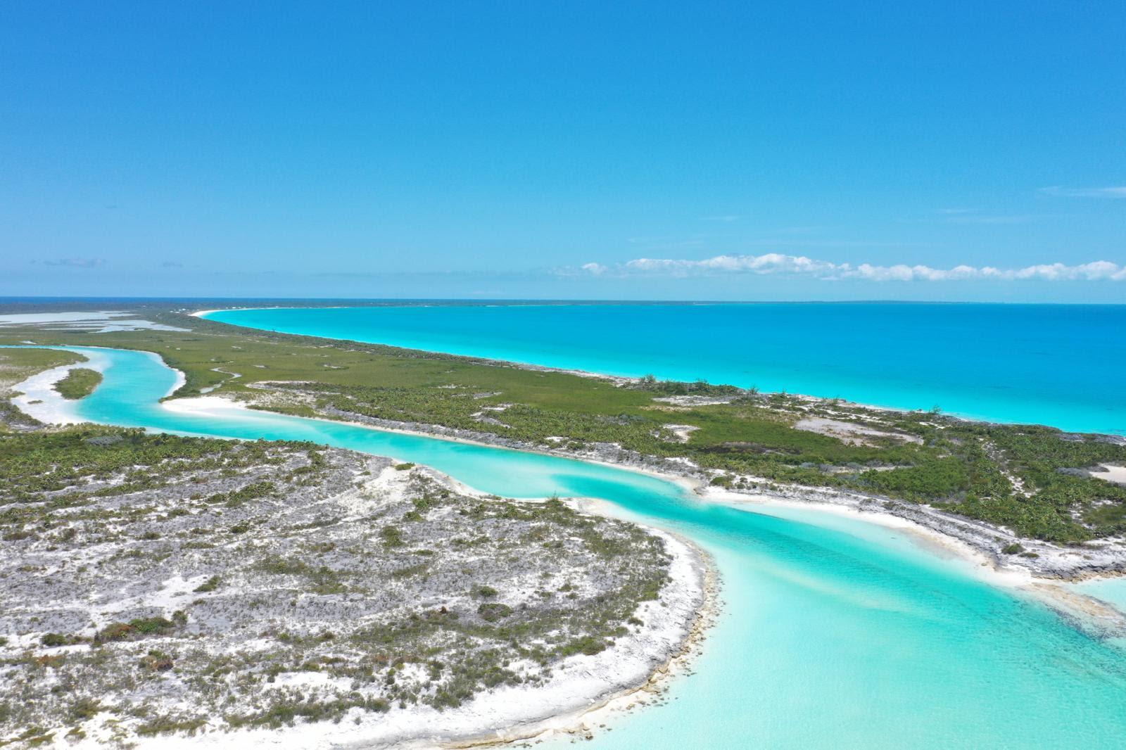 Stunning Peninsula Estate on Pigeon Cay — photo 4