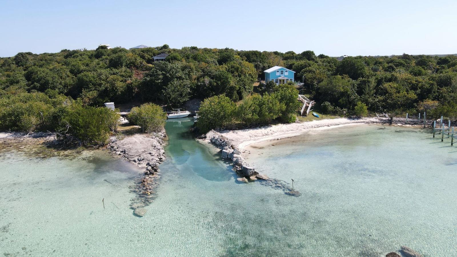 2 Bedroom Beach House for Sale, Lubbers Quarters, Abaco, Bahamas — photo 1
