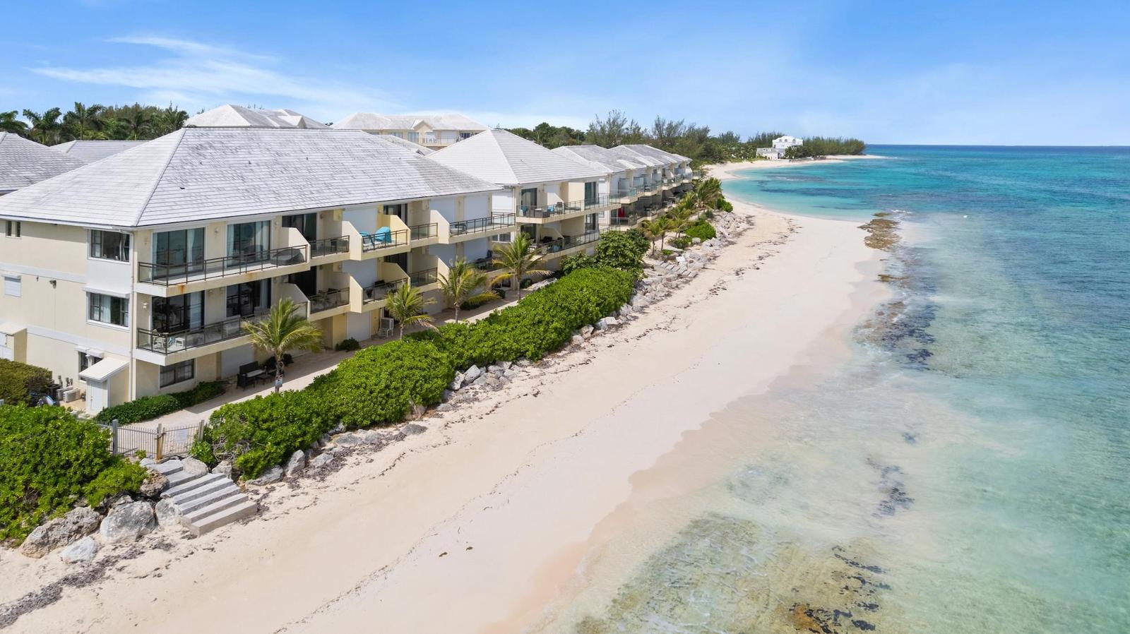 4 bedroom Apartment for sale — COLUMBUS COVE in Nassau / New Providence, The Bahamas — photo 1