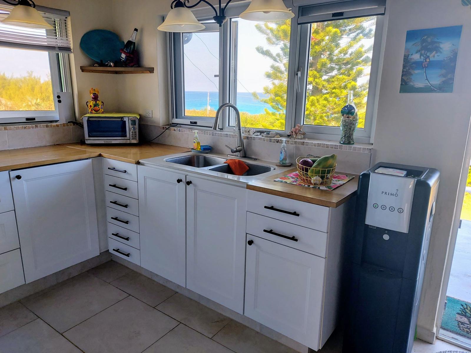 2 Bedroom Home for Sale, Rainbow Bay, Eleuthera, Bahamas — photo 3