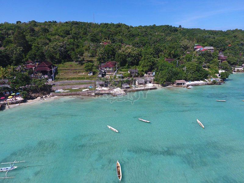 Beachfront 33,05 Are Freehold Land for Sale in Nusa Ceningan — photo 1