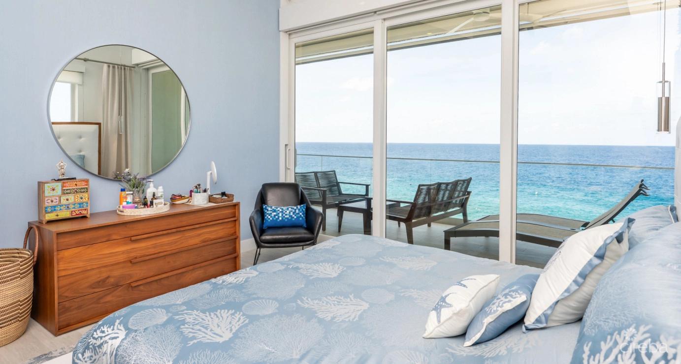 3 bedroom property for sale — Lighthouse Point #304 Top Floor Corner in the Cayman Islands — photo 1