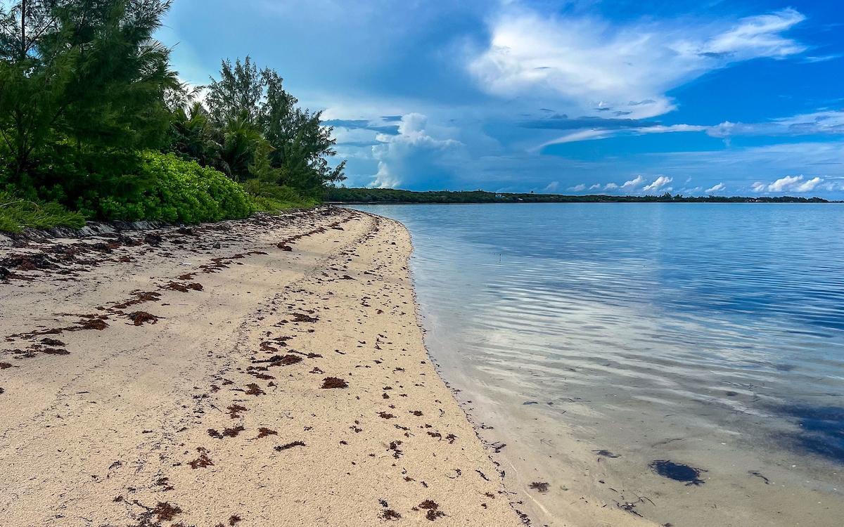 7 bedroom Apartment for sale — OCEANFRONT, DEEP CREEK in Andros, The Bahamas — photo 4